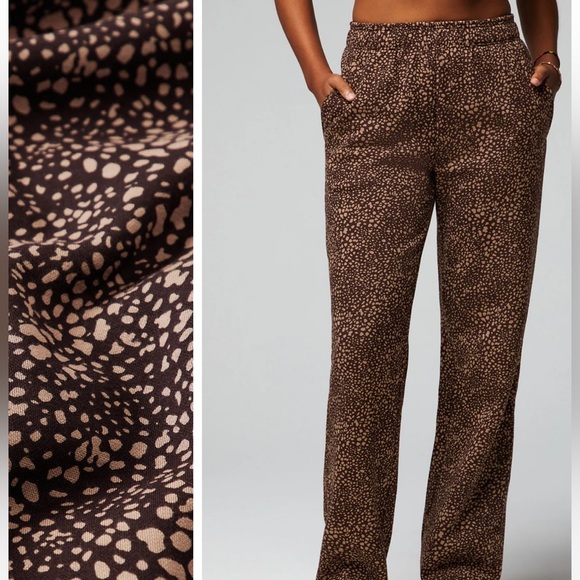 NWOT Fabletics Principal Cozy Fleece wide leg sweatpants - Picture 3 of 5